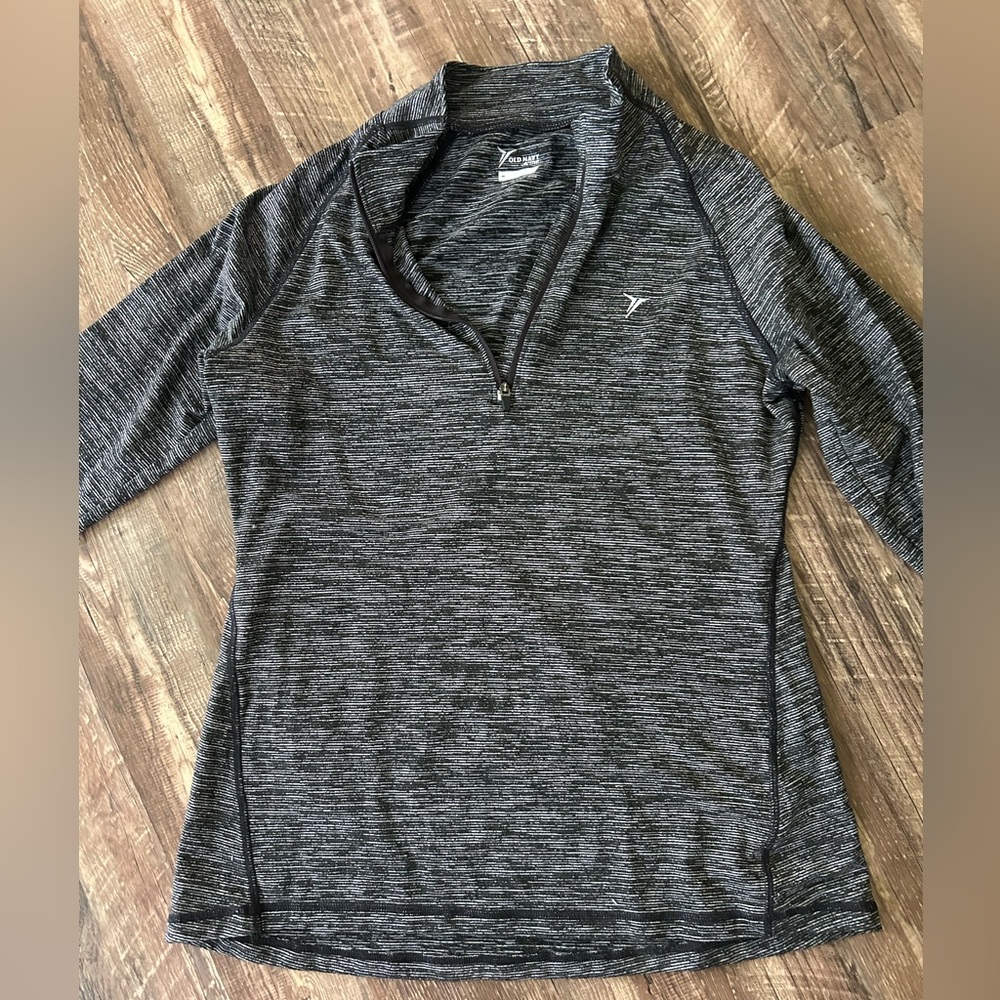 Athletic pullover